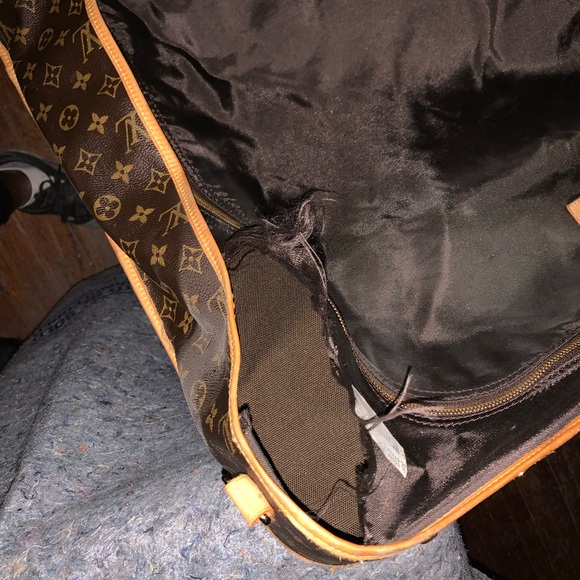 Louis Vuitton Garment Bag - Picture 3 of 3